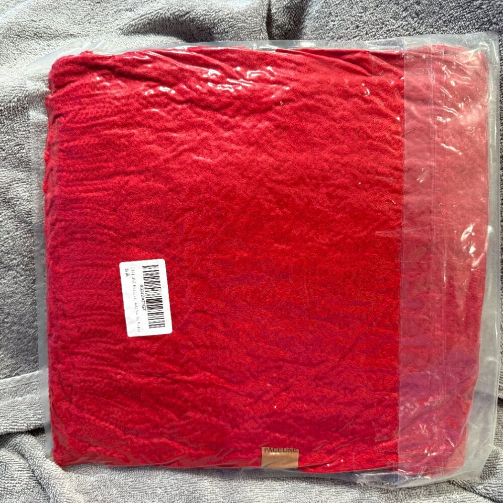 PACKAGE NEVER OPENED - Adult Size - Red Women's Long, Ribbed-Knit, Chunky Scarf